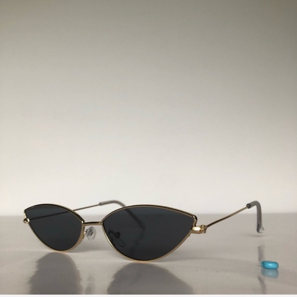 Slim Frame Wired Cat Eye Sunglasses - Picture 3 of 6